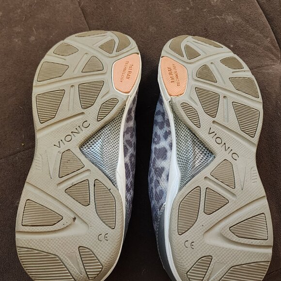 Vionic 335 Neptune 9003 Sneakers - Grey Leopard Print - Women's Size 10 - Picture 5 of 6
